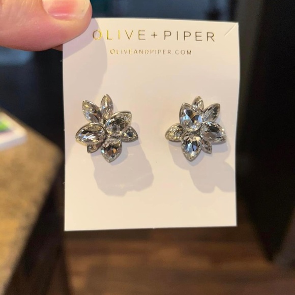 Olive + Piper Studs - Picture 2 of 2